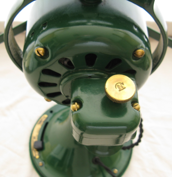 Rear Oscillator Knob View